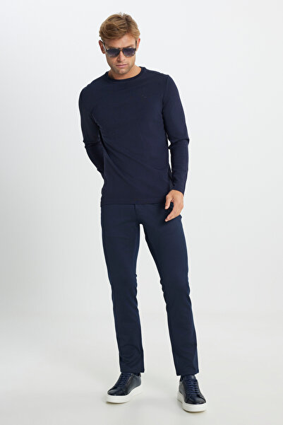 ALTINYILDIZ CLASSICS بنطال كاجوال مرن بقصة ضيقة للرجال باللون الأزرق الداكن و...