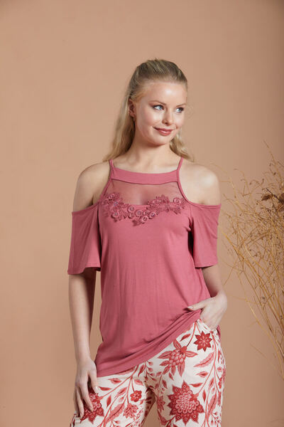 İPEKMOOD Rose-Detailed Lycra Viscose Blouse in Dried Rose Color/ Elastic Waist Tropical Patterned Woven Non-Lycra Pants Set