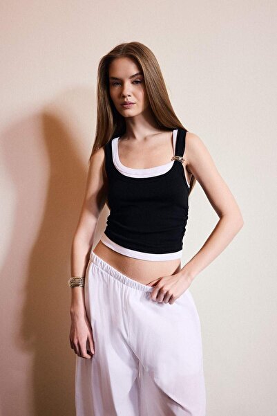 DeFacto Στενή εφαρμογή, μπλουζάκι με λαιμόκοψη U και ριμπ ύφανση H1587AX26SM