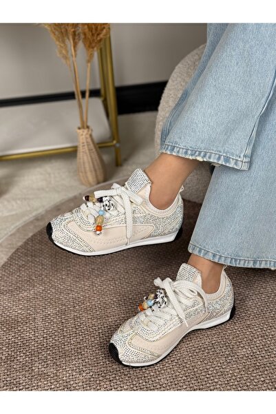 Eysha Γυναικεία αθλητικά παπούτσια Elzar με λεπτομέρειες από χάντρες, πέτρες ...