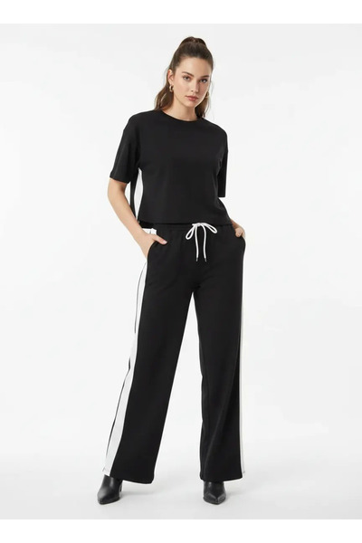 Sierra otantik Two-Color Black-White Stripe Detailed Comfortable Fit Tracksui...