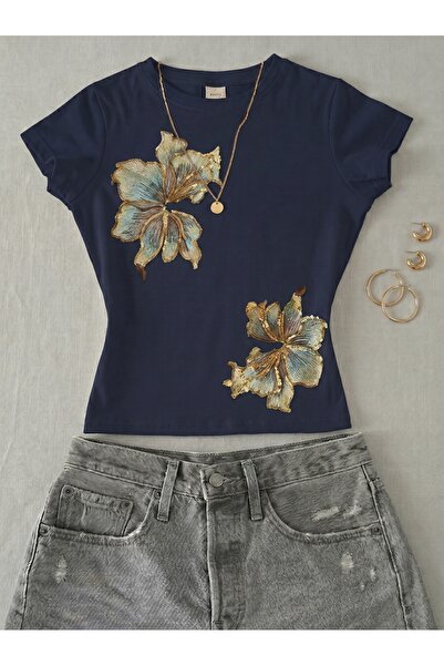 NİCE Γυναικείο κοντομάνικο μπλουζάκι με χρυσό λουλουδάτο σχέδιο - Lycra