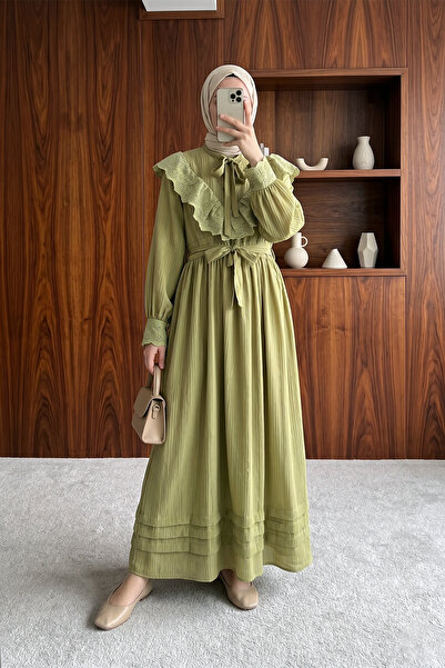 MODAQU Φόρεμα με κυματιστή επένδυση και τσαλακωτό σχέδιο - Πράσινο λαδί