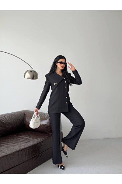 ZF BUTİK Σετ παντελονιού με ασύμμετρο γιακά και λεπτομέρεια από χρυσά κουμπιά