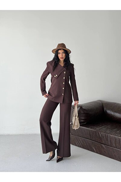 ZF BUTİK Σετ παντελονιού με ασύμμετρο γιακά και λεπτομέρεια από χρυσά κουμπιά