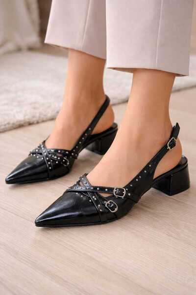 Best Group Παπούτσια από λουστρίνι με κοντό τακούνι και ζώνη στην πλάτη