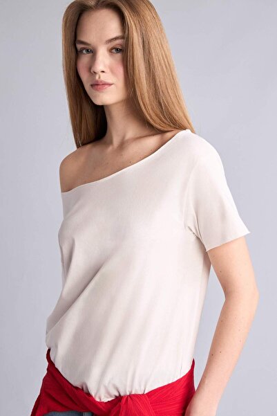 DeFacto Χαλαρή εφαρμογή, κοντομάνικο μπλουζάκι από χτενισμένο βαμβάκι με λαιμ...