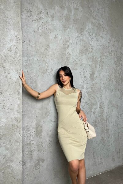 Auroveen Φόρεμα μπαντάζ με λεπτομέρεια από τούλι στο στήθος AV3093