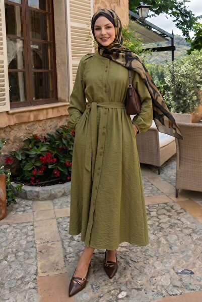 InStyle Φόρεμα από λινό σε πράσινο λαδί χρώμα με κουμπιά και ζώνη με ραβδώσεις