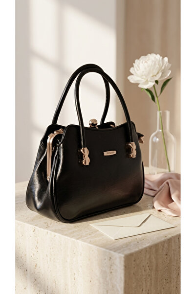 Lal Shoes & Bags حقيبة يد نسائية صغيرة الحجم بثلاثة أقسام وتفاصيل ذهبية 2900 ...