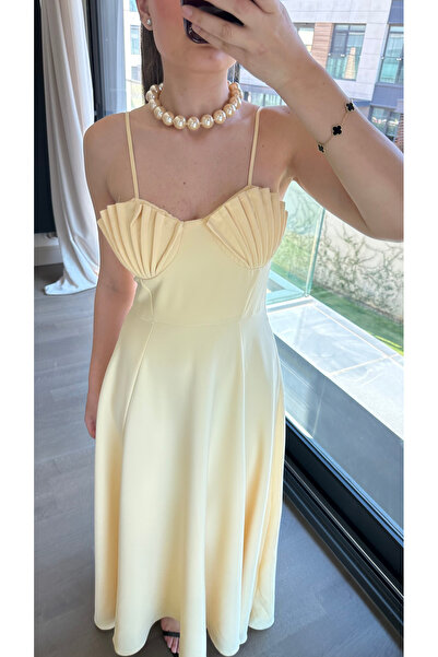 Göğüs Detaylı Elbise – Sarı