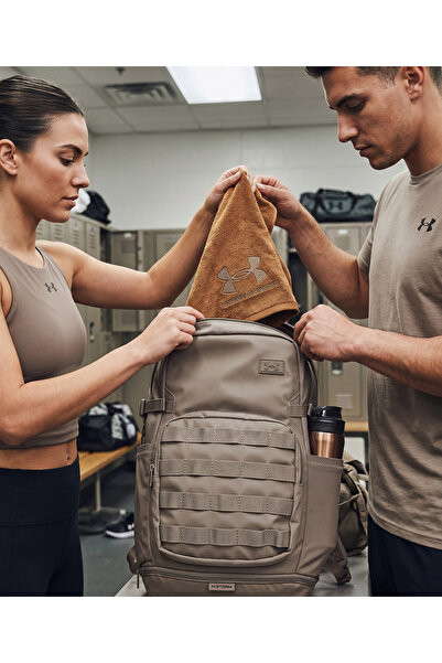 Under Armour حقيبة ظهر ملونة مناسبة للاستخدام اليومي والتدريب