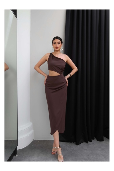 ESRAHELVACI Φόρεμα μίντι με έναν ώμο και ανοιχτό κόψιμο