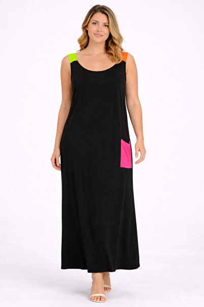 Şans Γυναικείο φόρεμα μεγάλου μεγέθους σε μαύρο χρώμα, με λεπτομέρεια χρώματο...