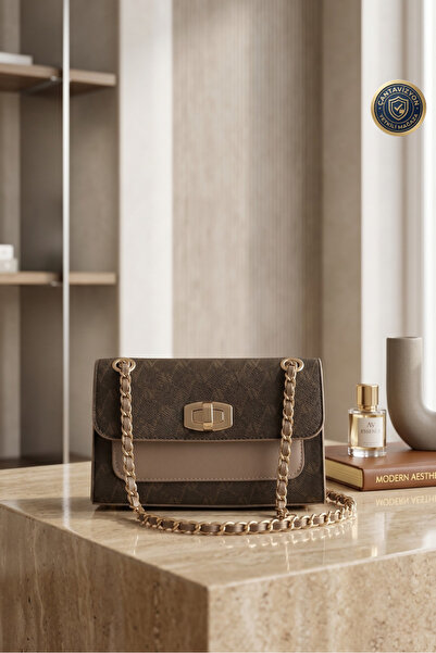 Armine Γυναικεία τσάντα ώμου με λουράκι αλυσίδας σε καφέ κουκκίδες 426