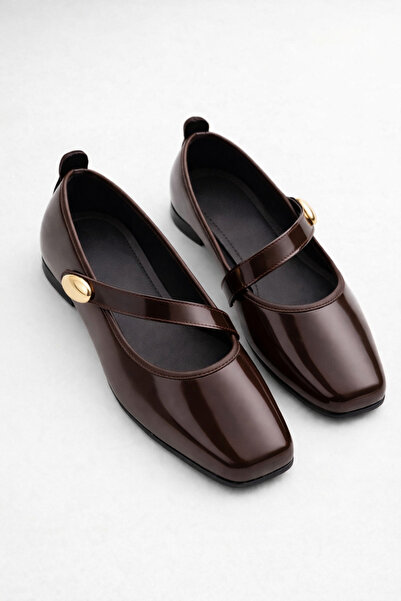 star shoes Γυναικεία λουστρίνια μπαλαρίνες με κομψή πόρπη και άνετη σόλα για ...