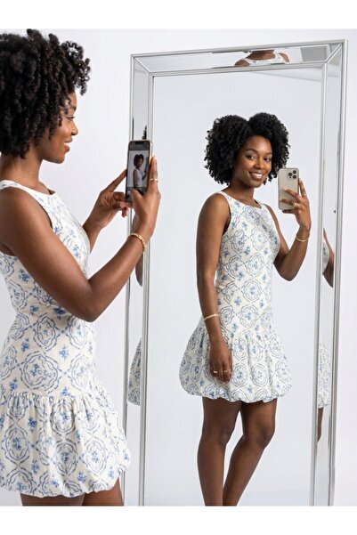 LOKADI Μπλε και λευκό μοντέρνο καλοκαιρινό φόρεμα με μίνι φούστα μπαλόνι και ...