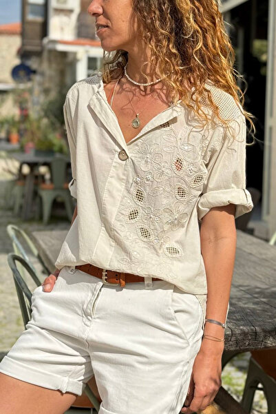 Güneşkızı Ιταλική μπλούζα σε μπεζ απόχρωση με κουμπιά, γιακά, πλέγμα στους ώμ...