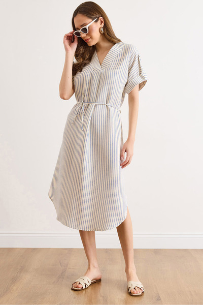 Olalook Γυναικείο φόρεμα από μουσελίνα σε εκρού μπλε χρώμα με λεπτομέρεια οβά...