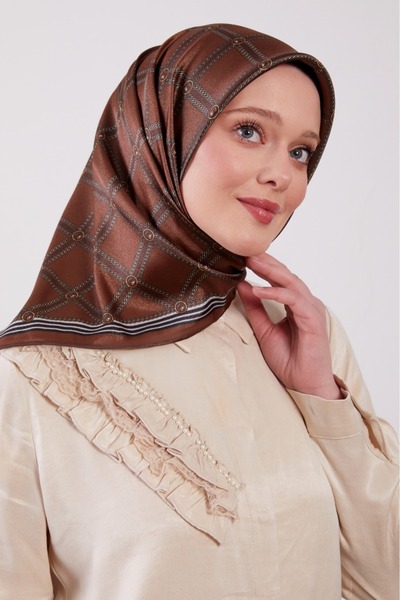 Levidor Αθλητικό κασκόλ με σχέδιο μπακλαβά και λαμπερά κρύσταλλα