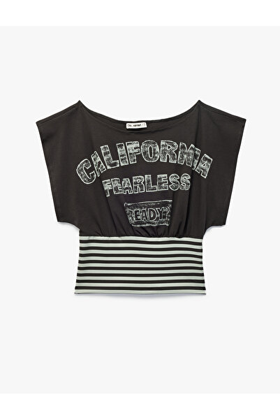 Koton Μπλουζάκι με στενή εφαρμογή, βαμβακερό, ριγέ, με λαιμόκοψη καγιάκ, κοντ...