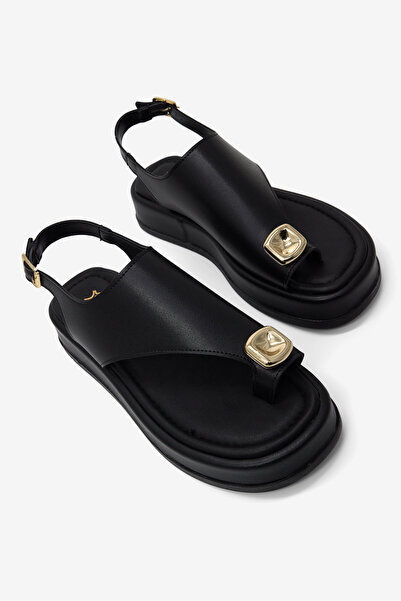Tonny Black Γυναικεία μαύρα άνετα πέδιλα με λεπτομέρεια από πέτρα στα δάχτυλα