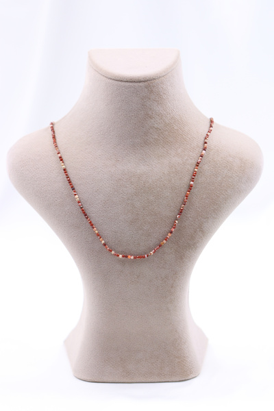 SAURACHI Red Jasper Stone Necklace Natural Stone Faceted Cut 2-3 mm