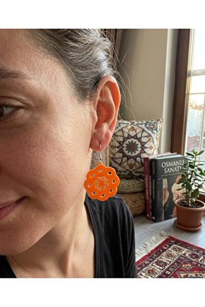 Onflow Voge Orange Color Modern Design Lightweight Women's Earrings