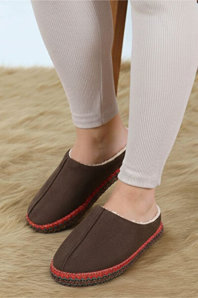 TOFİSA Γυναικείες παντόφλες σπιτιού σε καφέ χρώμα με κεντημένα πλαϊνά - 27781...