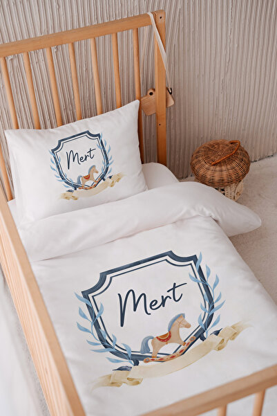 Lilabio %100 Pamuk Saten İsme Özel 100x150 Bebek Yatak Nevresim Seti Çelenk At