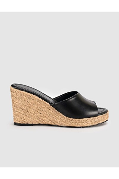 Cabani Μαύρες γυναικείες παντόφλες με τακούνι από γνήσιο δέρμα με ψάθινη σόλα