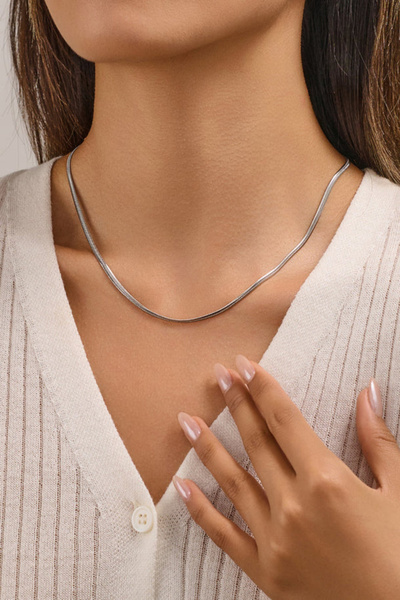 FAYRA ACCESSORIES قلادة بيضاء على شكل سلسلة سمكية إيطالية الطراز