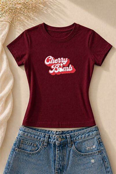 EVIus Γυναικείο κοντομάνικο μπλουζάκι από λύκρα με στάμπα Cherry Bomb