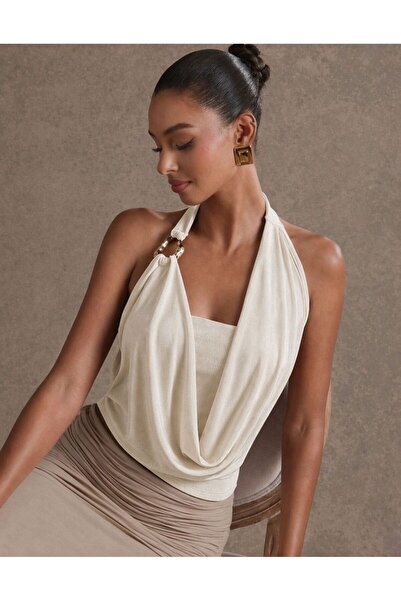 peri tower Μπλούζα με λαιμόκοψη halter και ντραπέ σχέδιο, με χρυσή λεπτομέρει...