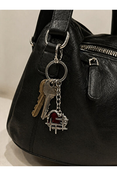 HER ŞEY NOTA www.herseynota.com Gothic Red Heart Figured Metal Keychain Unise...