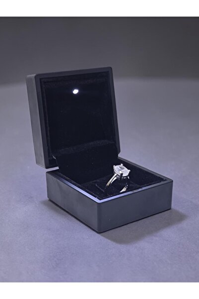 Yantra Silver Ice Cut Tek Taşlı 925 Ayar Gümüş Yüzük – Yüksek Işıltılı Kesim,...