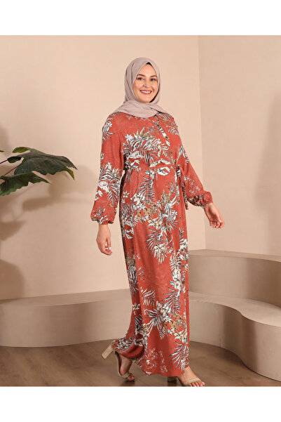 Ferace Μακρύ φόρεμα με φλοράλ σχέδια σε μεγάλο μέγεθος – Φόρεμα με κουμπιά κα...