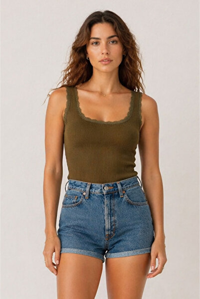 Sea Style Δαντελένιο Αθλητικό Τοπ με Λεπτομέρειες – Βασικό, Κομψό και Εφαρμοσ...