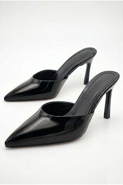 Shoesers Γυναικείες κομψές και στυλάτες λουστρίνινες βραδινές παντόφλες με μυ...