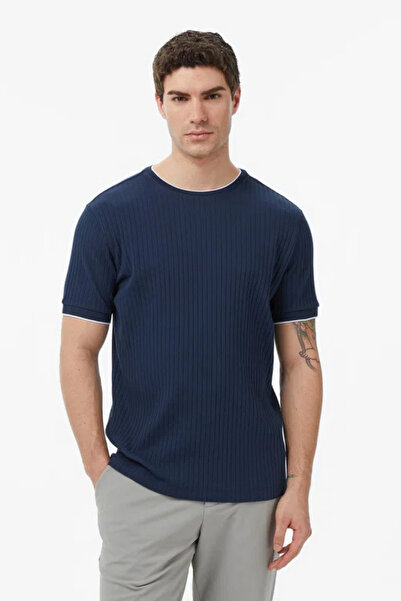 Nautica Men's Navy Blue Regular Fit T-Shirt