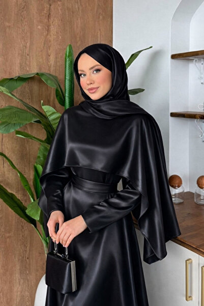 SUWWE Σατέν βραδινό φόρεμα Stella με λεπτομέρεια κάπας