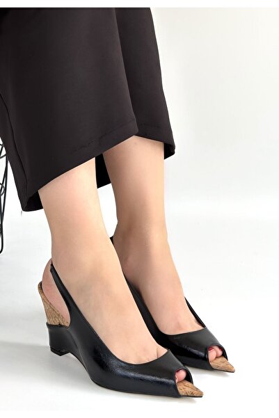 FRESCO SCARFS Παπούτσια Nemba Μαύρα λουστρίνι με σφήνα τακούνια