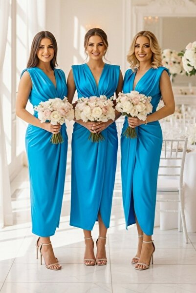 FashionForYou Σετ 4 μακριών σατέν φορεμάτων Ilaria, με βαθύ ντεκολτέ, σε γαλά...