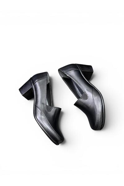 İYİSİNDEN SHOES أحذية نسائية من الجلد الطبيعي بكعب صغير ونعل خفيف وكلاسيكي