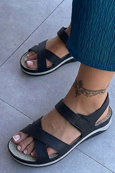 Nubbock Μαύρα ορθοπεδικά σανδάλια με χιαστί σχέδιο NK3178