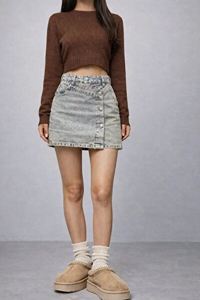 Cool & Sexy Μίνι τζιν φούστα με λεπτομέρεια στο κουμπί – Ανοιχτό μπλε