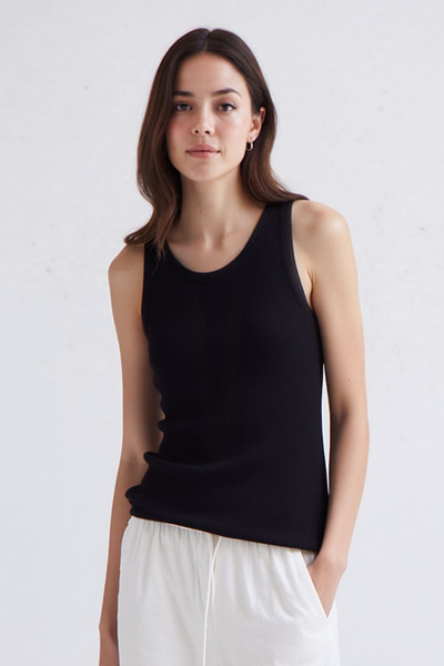 Pearlune Women's Black Soft Textured Viscose Standard Fit Daily Athlete