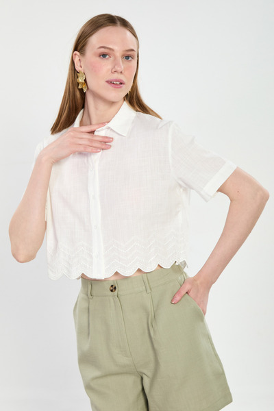 BARRELS AND OIL Γυναικείο κοντομάνικο πουκάμισο με κέντημα στο τελείωμα της φ...