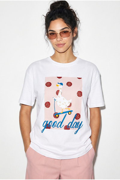 Bianco Lucci Γυναικείο μπλουζάκι Good Day με στάμπα και λεπτομέρεια κεντήματο...