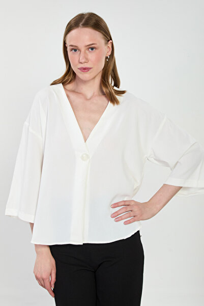 BARRELS AND OIL Γυναικεία μπλούζα με ένα κουμπί και σκισίματα στο πλάι - Εκρού